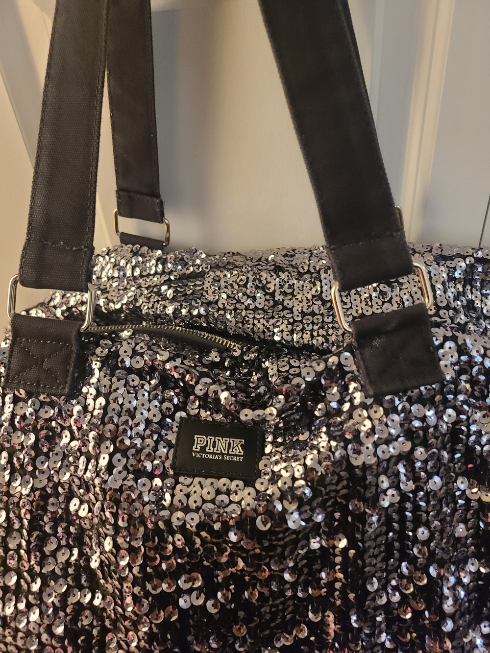 PINK Victoria's Secret Silver Sequin Weekender Bag with Black Straps - Offers - Picture 7 of 16